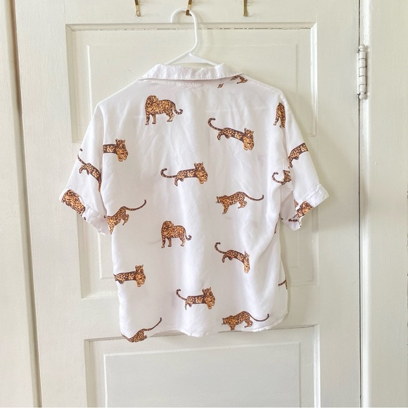 HINT OF BLUSH Leopard Print White Button Down Blouse Women's Size Medium - Picture 6 of 8